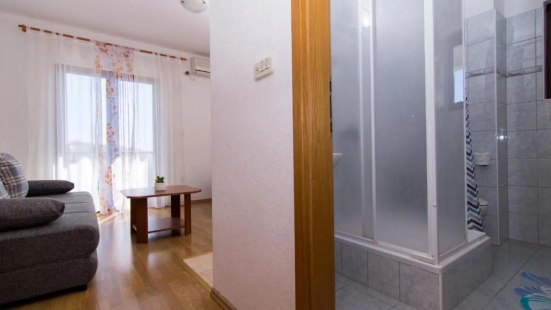 Apartments Mato With Balconies, Garden & The Sea View Seget Vranjica