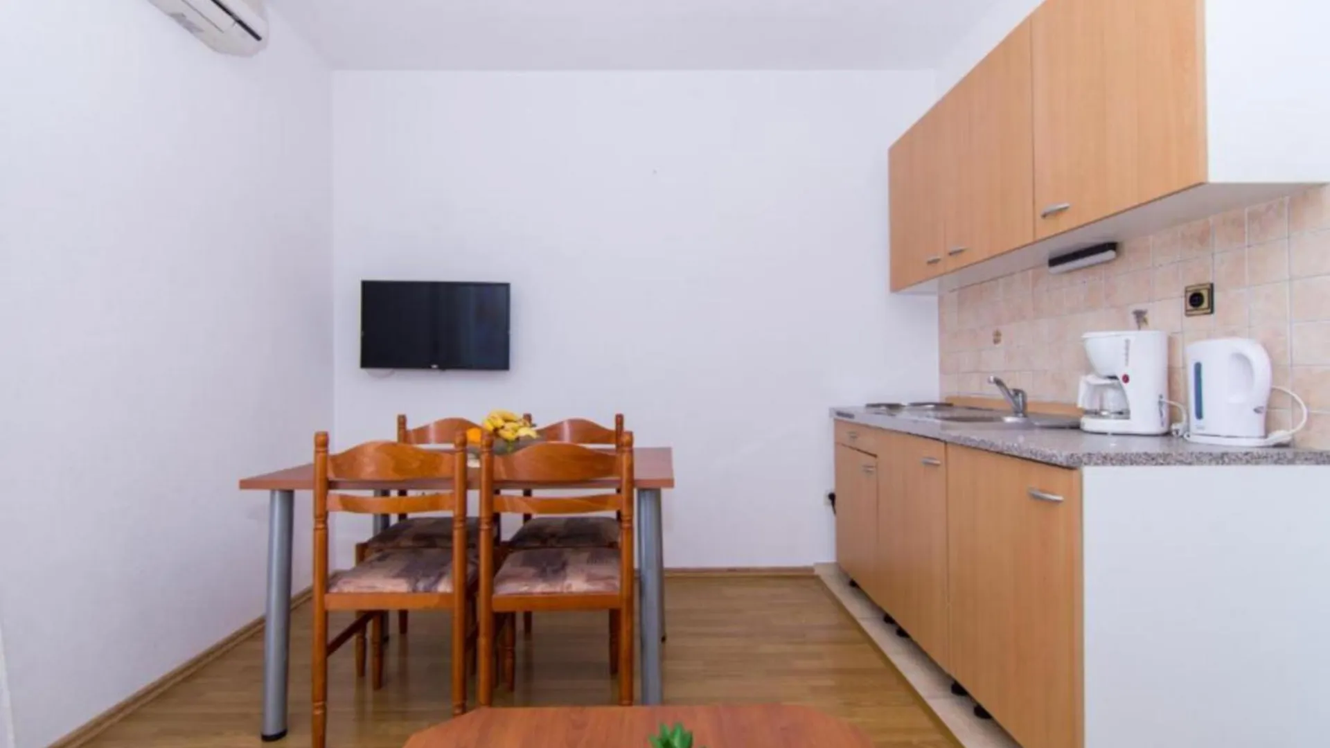 Apartments Mato With Balconies, Garden & The Sea View Seget Vranjica 0*,