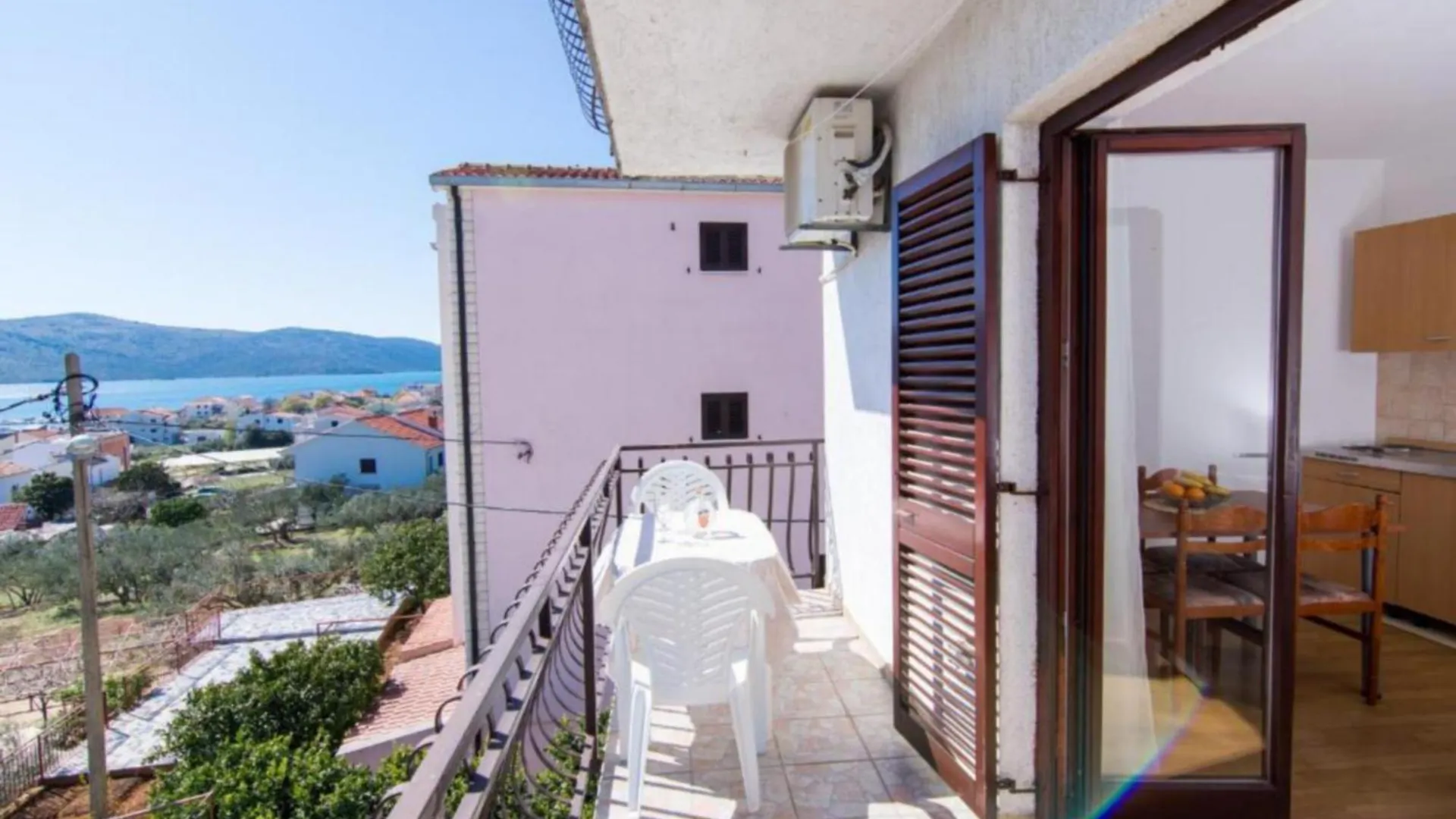 Apartments Mato With Balconies, Garden & The Sea View Seget Vranjica