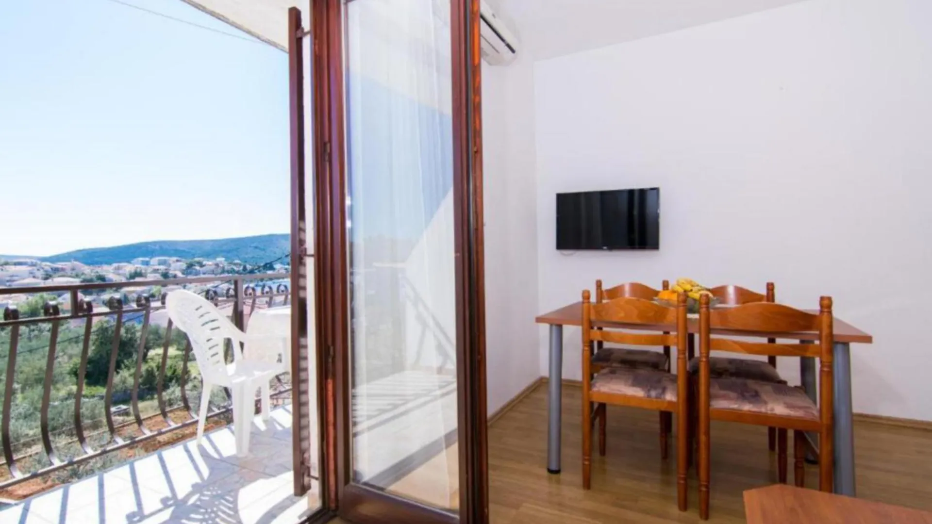 Apartments Mato With Balconies, Garden & The Sea View Seget Vranjica Croatia